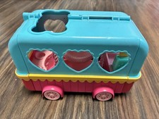 Chubby Puppies and Friends Vacation Camper Spin Master