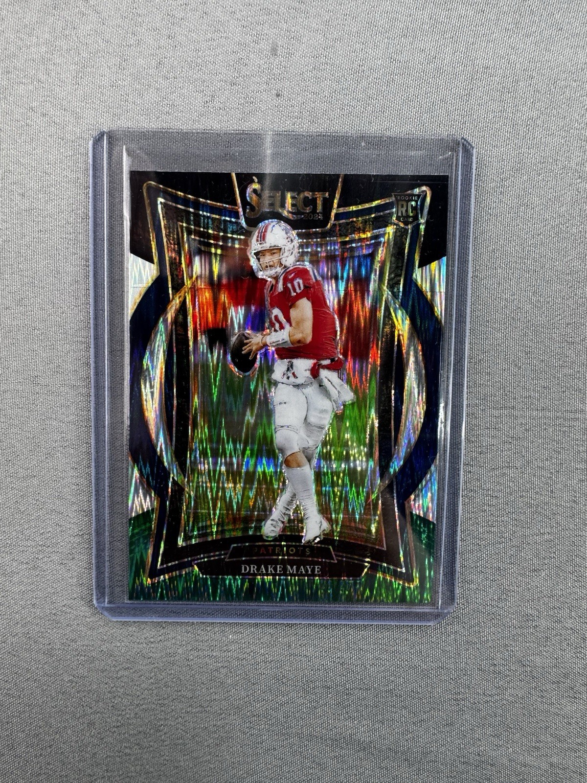 2024 Panini Select Drake Maye Black & Green Shock Prizm Patriots Concourse #27 M