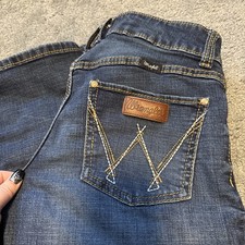 Women  s Wrangler Bootcut Jeans - 7x30