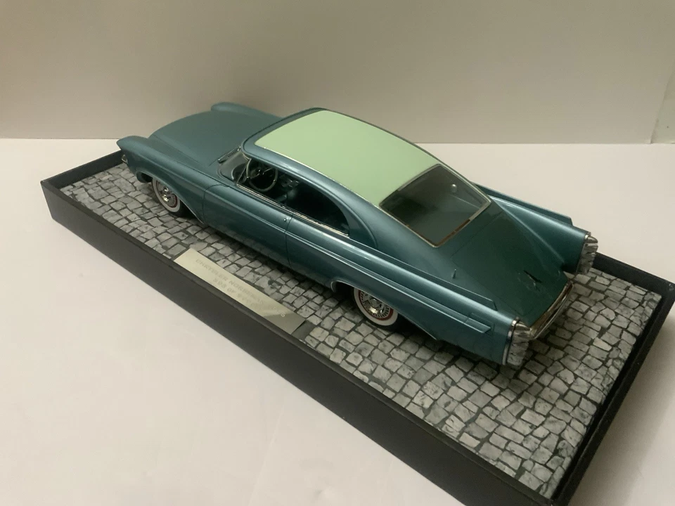 1/18 1956 Chrysler Norseman Coupe LE 999 pcs. Minichamps - Image 4 of 4