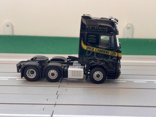 WSI truck models, MB Actros MP4 6X2 + Semi Lowloader 3 Axle+Ramps, DYCE CARRIERS - Picture 9 of 19
