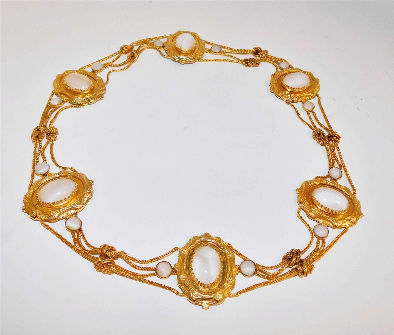 Ceinture concho Christian Dior vintage or blanc taille 28 pouces
