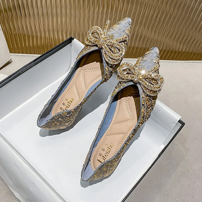 Women Silver tie style Flat casual shoe レディース