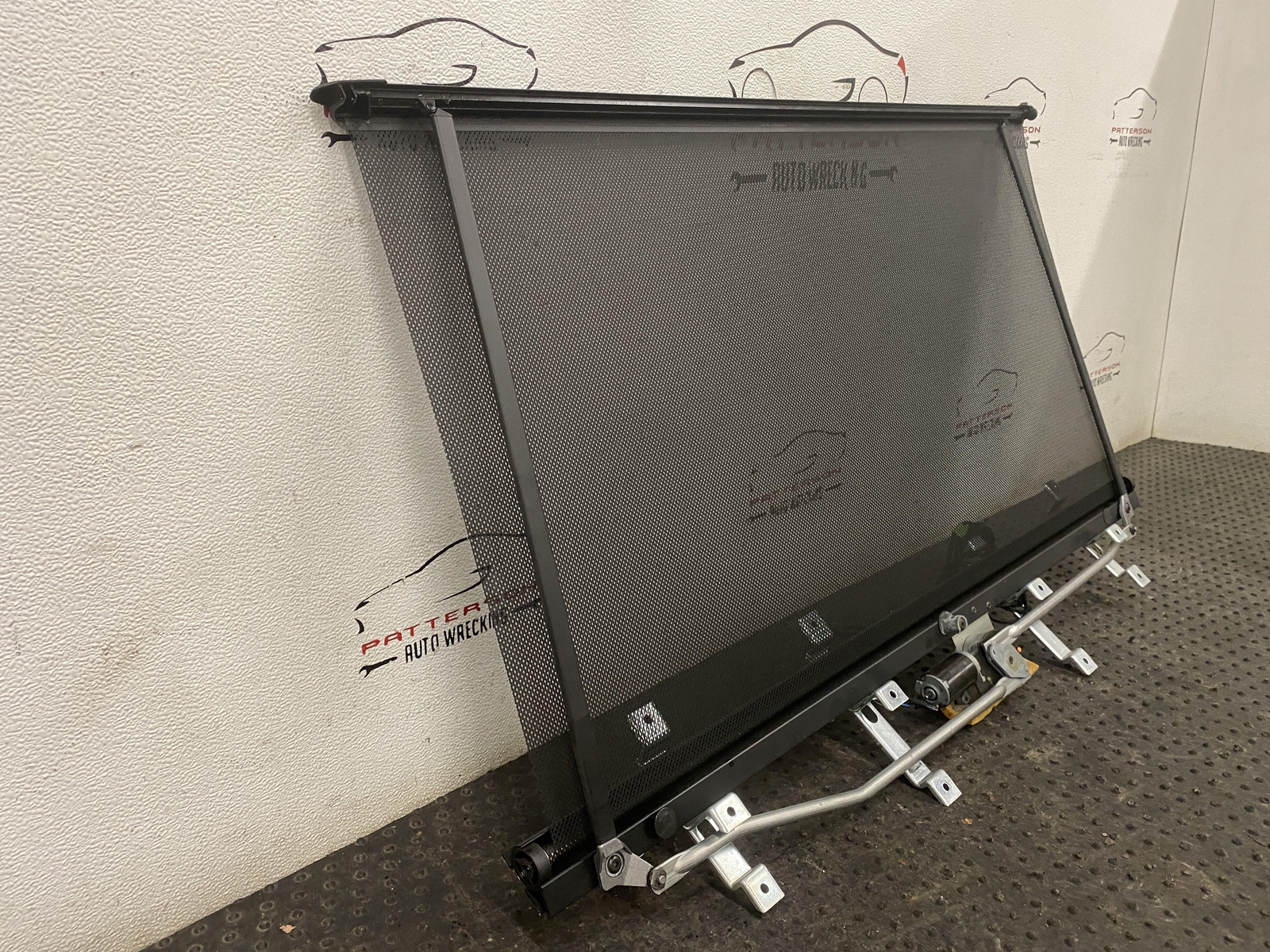 2006 MASERATI QUATTROPORT REAR BACK GLASS WINDOW POWER SHADE