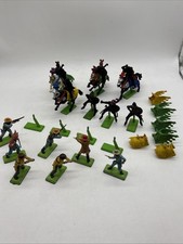 VTG Britains LTD 1971 Deetail Mixed Toys Lot Medieval Knights Cowboys Figurines