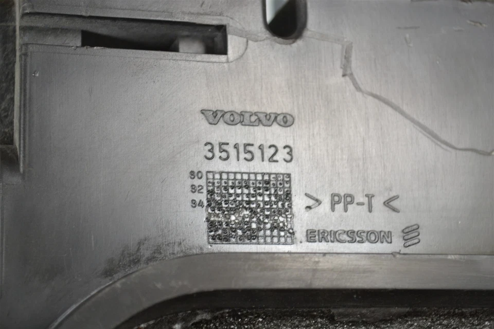 3515123 Volvo XC70, S70, V70 1998-2004 caja de fusibles módulo de relé OEM 3M9 666 Foto 2 de 4