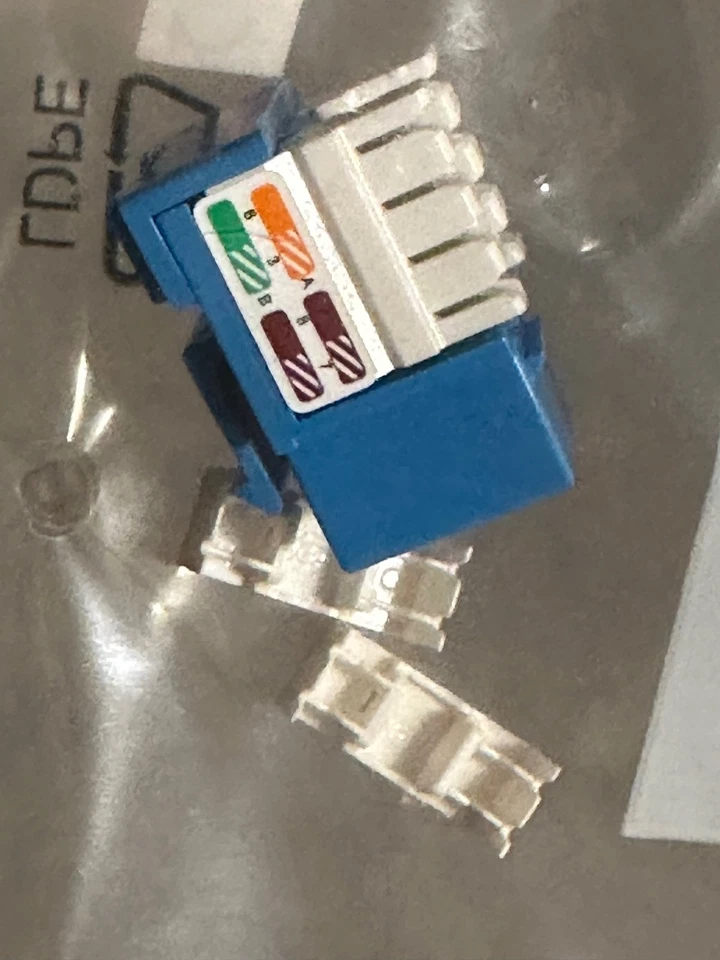 Lote de 43: Belkin Cat.5e Keystone Jack 568A / 568B Azul R6D024-AB5E-BLU - NUEVO Foto 2 de 3