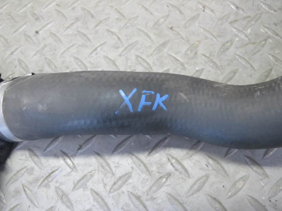 BMW F15 X5 2014-2018 AWD N63 JUEGO DE TUBERÍAS DE MANGUERA DE REFRIGERACIÓN DEL MOTOR Foto 2 de 4