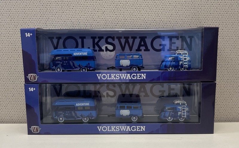 M2 MACHINES - HAULER x2 - '59 VW DOUBLE CAB TRUCK/'60 VW DELIVEY VAN/TRAILER