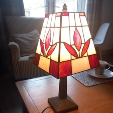 Tiffany Style Stained Glass Table Lamp vgcheavy base.