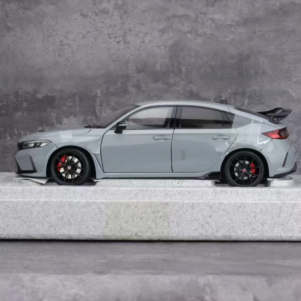 Motorhelix MH 1/18 Diecast Honda Civic Type R (FL5) Sonic Grey 299pcs Open Close - Image 3 of 4