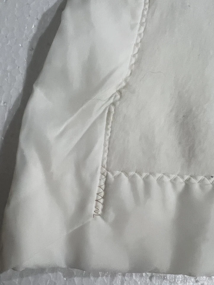 СУПЕРМЯГКОЕ 100% акриловое белое детское одеяло цвета слоновой кости для мальчиков или девочек 50,5 x 37 дюймов - Изображение 2 из 4