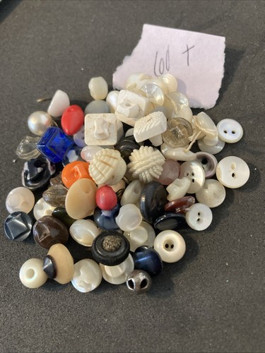 130+ Vintage Assorted Small Diminutive Buttons for Doll Clothing etc. - Picture 17 of 19