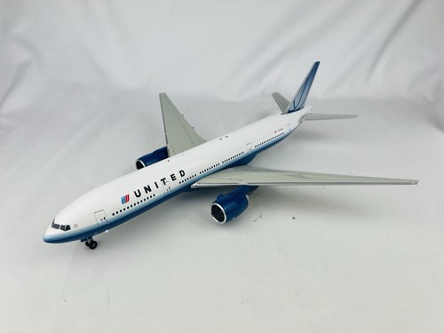 RARE UNITED AIRLINES GEMINI JETS 1:200 BOEING 777-200ER G2UAL147 BLUE TULIP TAIL - Picture 16 of 19