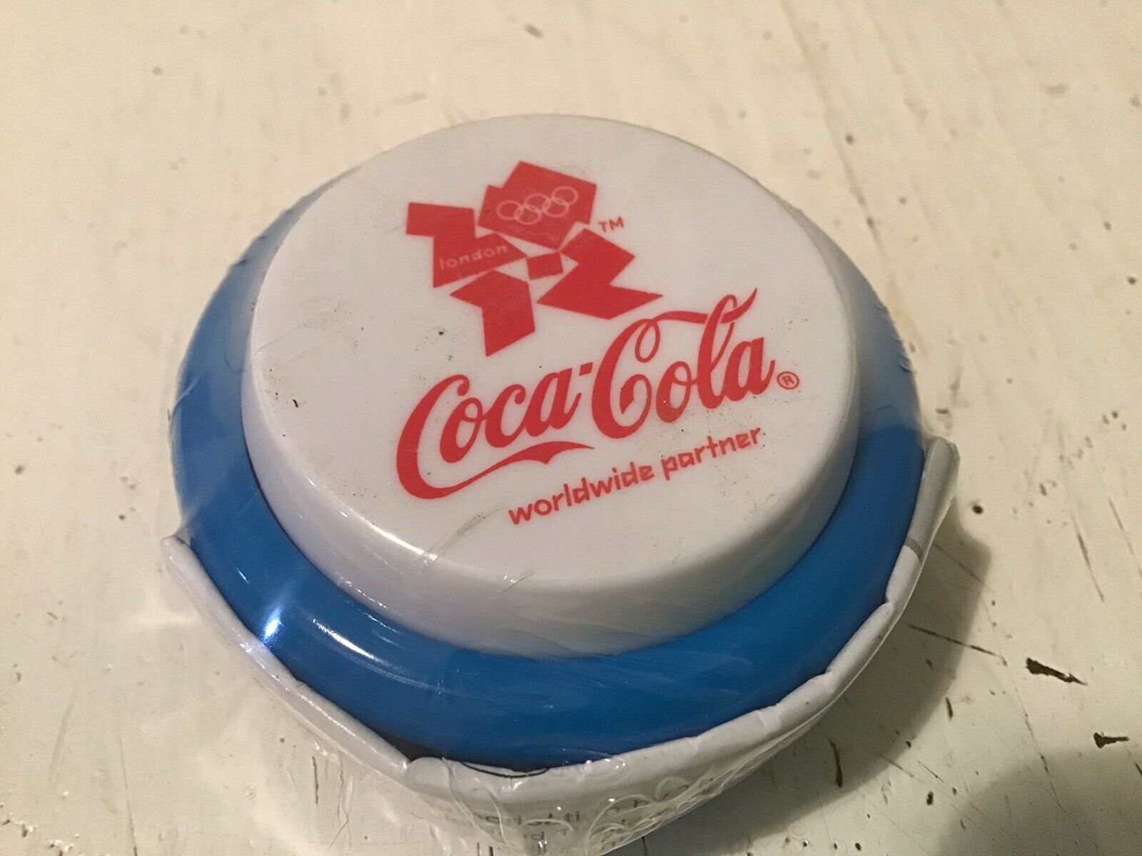 新品未使用 休日限定 2012 Olympic Coca-cola Yoyo Rimmed..collectable Blue Toy