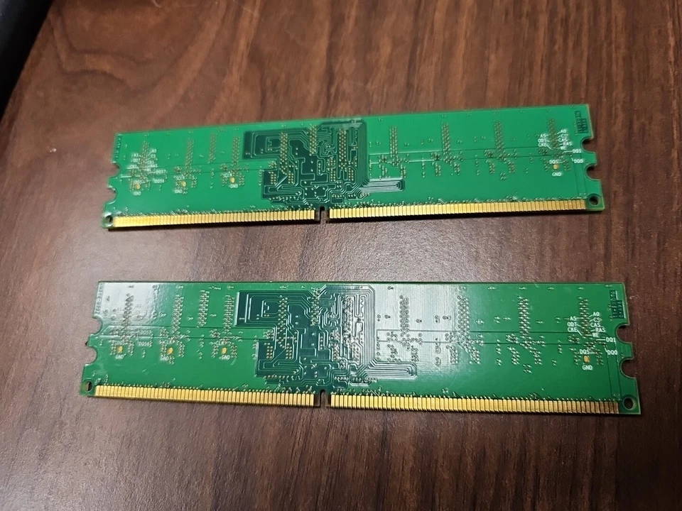 MEMORIA RAM - QIMONDA 1 GB (2x512MB) HYS64T64000HU-3.7-A DDR2 PC2-4200U 1Rx8 - Immagine 2 di 2