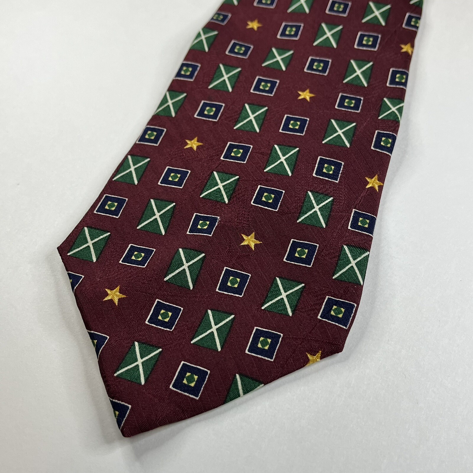 Tommy Hilfiger Men's Necktie Tie Neckwear Silk 57.5”L x 4”W Burgundy Flag