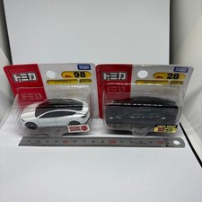 Tomica Tesla 2 pieces