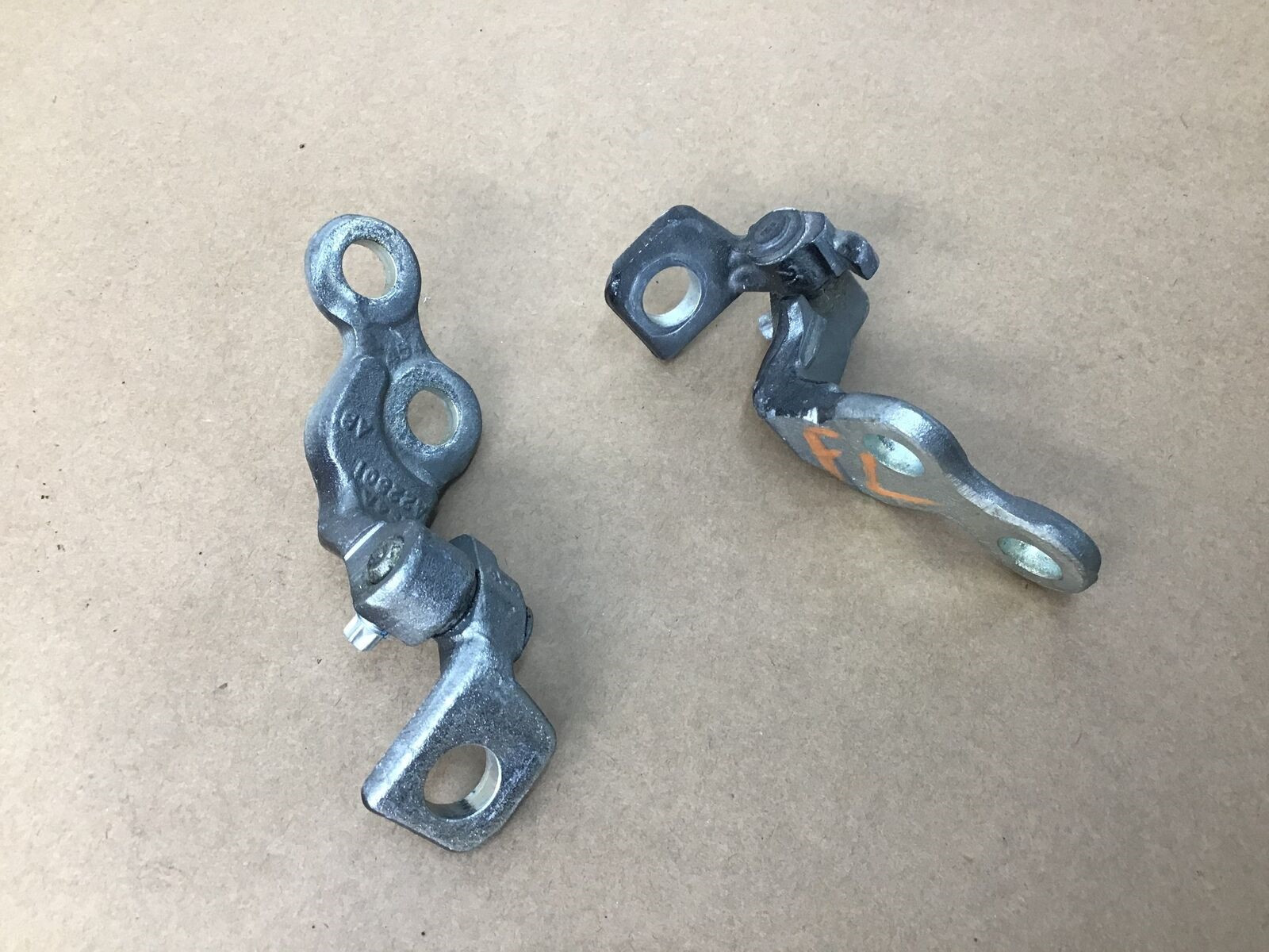 Aston Martin DB9 GT 2016 Left Driver Door Hinge Hinges Set Pair 2 PCS 13-16 ;:Y