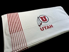 Toalla Caddy University of Utah / 44 pulgadas x 24 pulgadas (49 k puntadas) 2 logotipos