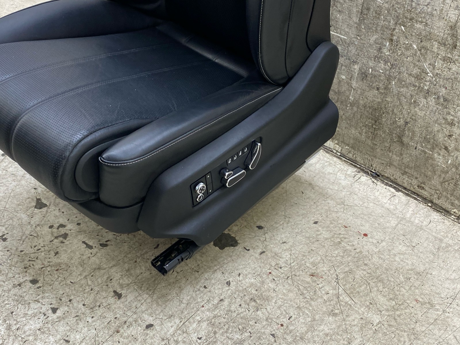 2015-2020 BENTLEY BENTAYGA FRONT LEFT DRIVER HEATED/VENTED SEAT COMPLETE LEATHER