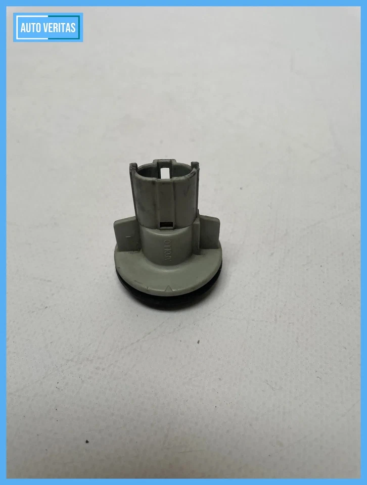 Original Hyundai Lantra II 2 (J-2) Lamp Carrier Right Front 92302-285 - Image 4 of 4