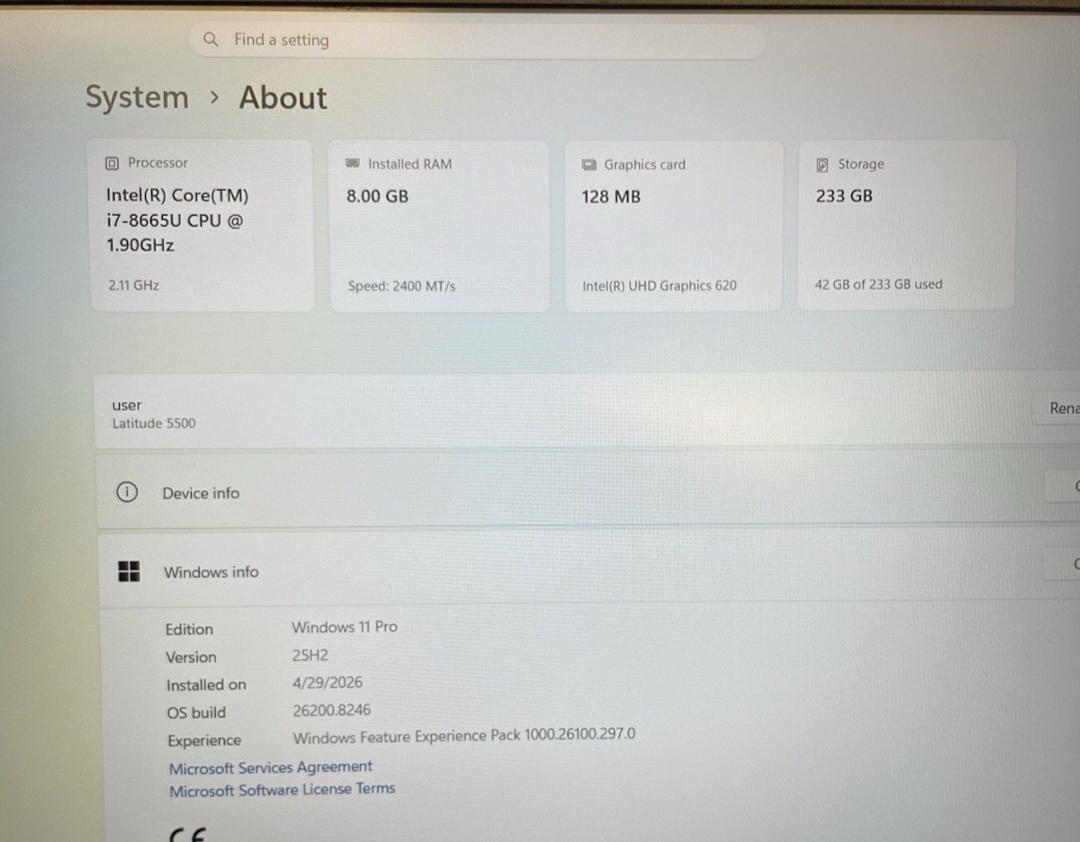 Dell Latitude 5500 15.6, 15-Inch Laptop, with Intel Core i7 8th Gen., 256 GB SSD (Solid State Drive), Windows 11 Pro