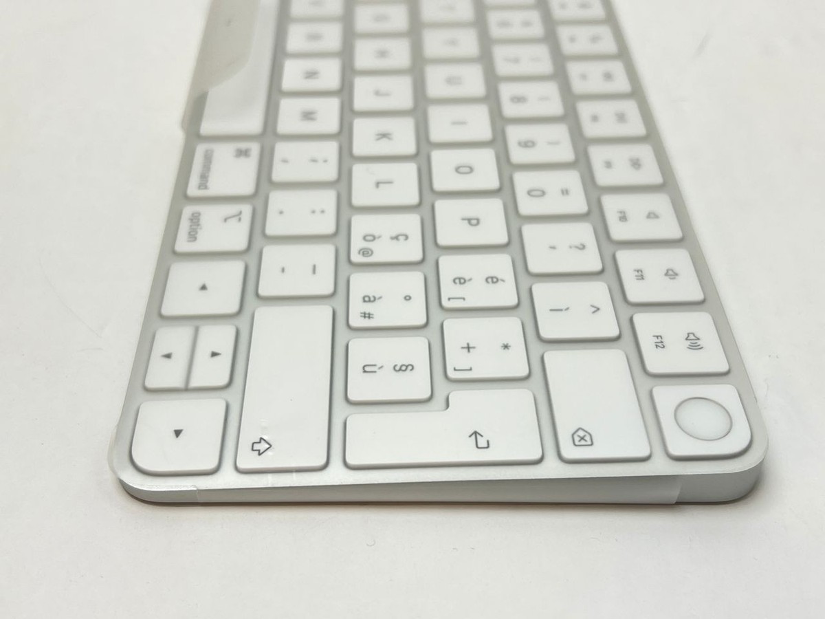 Genuine Apple Magic Keyboard with Touch ID Italian MK293LL/A A2449