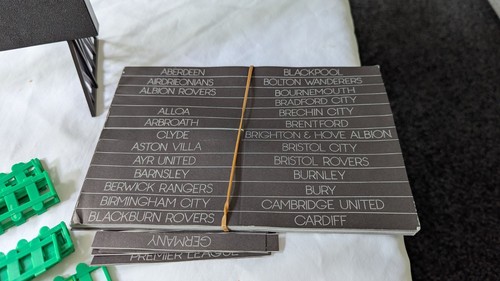 Vintage 70s Subbuteo Job Lot Bundle Scoreboard, fences, bench Accessories - Picture 3 of 16