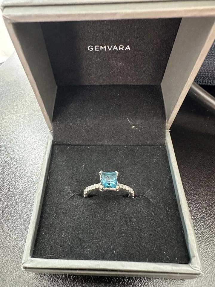 Anillo de diamantes con piedras preciosas de oro blanco de 14 k topacio azul de Londres Foto 2 de 4