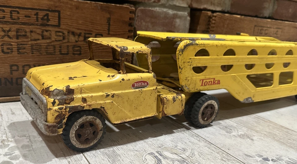 Tonka Motor Transport Vintage Early 1960's Car Hauler Yellow Good Condition - Image 3 of 4