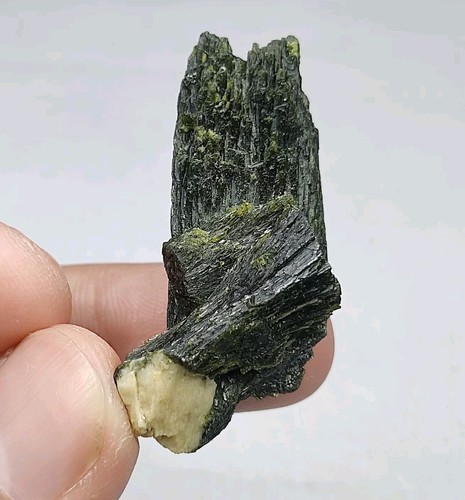 600gms Of Aesthetic Epidote Crystals Lot From Skardu, GB, Pakistan. - Picture 12 of 24