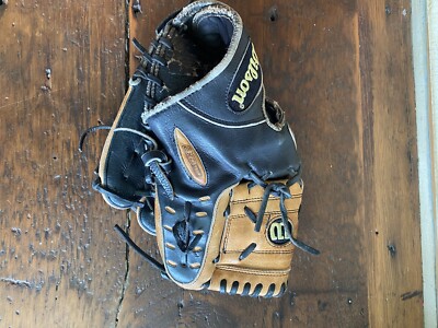 Wilson A3000 Glove sz 10.75” Right Hand infielders Exo Tech Adult