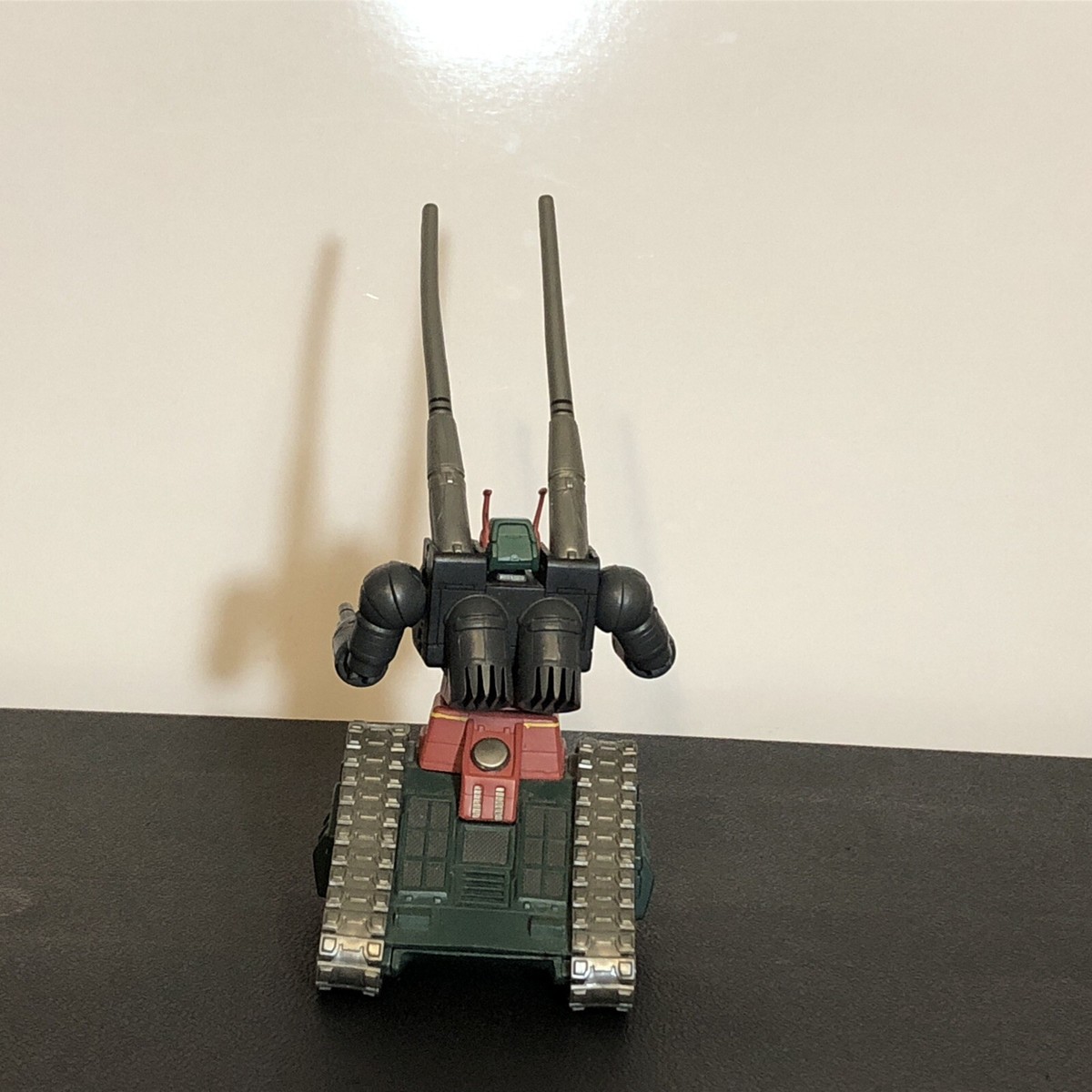 ロボット BANDAI MG RX-75 GUNTANK 1/100 MG Mobile Suit Gundam RX-75 Guntank 1/100 Scale Color Coded