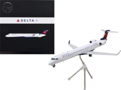Bombardier CRJ900 Commercial Aircraft Delta Air Lines 1/200 Diecast Airplane - Picture 1 of 3