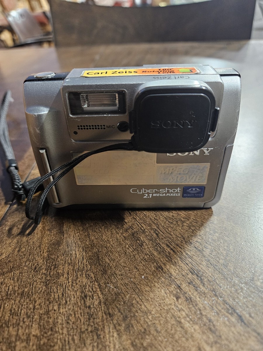 Sony Cybershot DSC F55E MPEG Carl Zeiss Camera With Battery