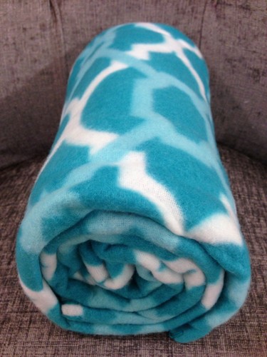 Decorative Throw Blanket Soft Warm Fleece Lattice Quatrefoil Blue Aqua Turquoise - Picture 2 of 13
