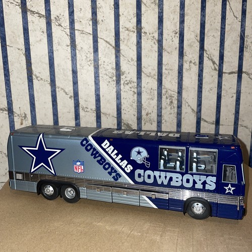 Dallas Cowboys NFL 3 Diecast Cars - Picture 4 of 7