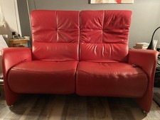Rotes Ledersofa mit Relaxfunktion von Himolla 