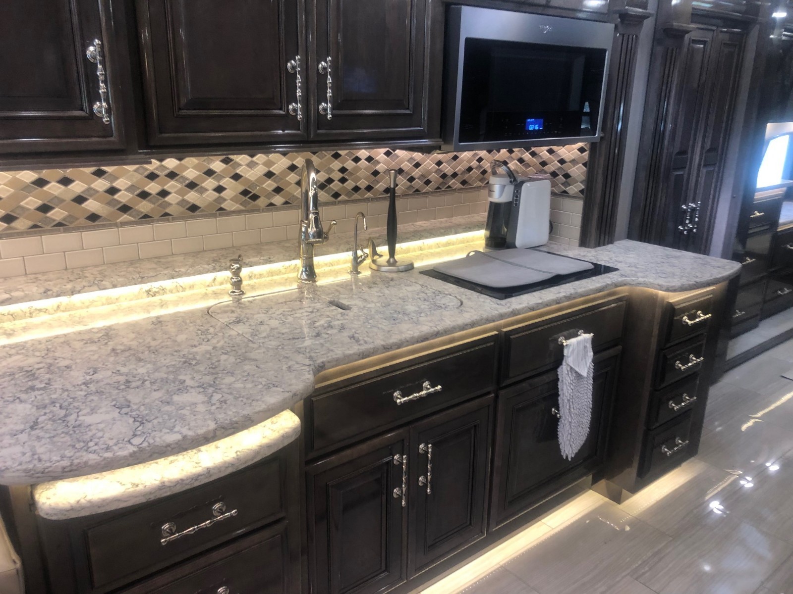 Entegra Coach Cornerstone Series M-45B 605hp Cummins One Owner Low Miles!!