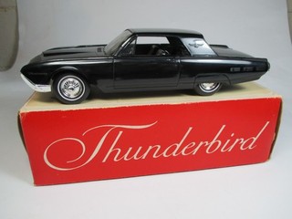 Beautiful 1962 Thunderbird Promo Black w/Box 1/25 AMT