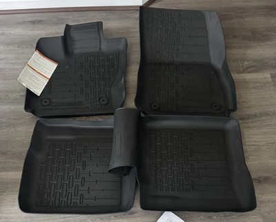2017-2020 Lincoln Continental OEM winter floor mats used in perfect condition.