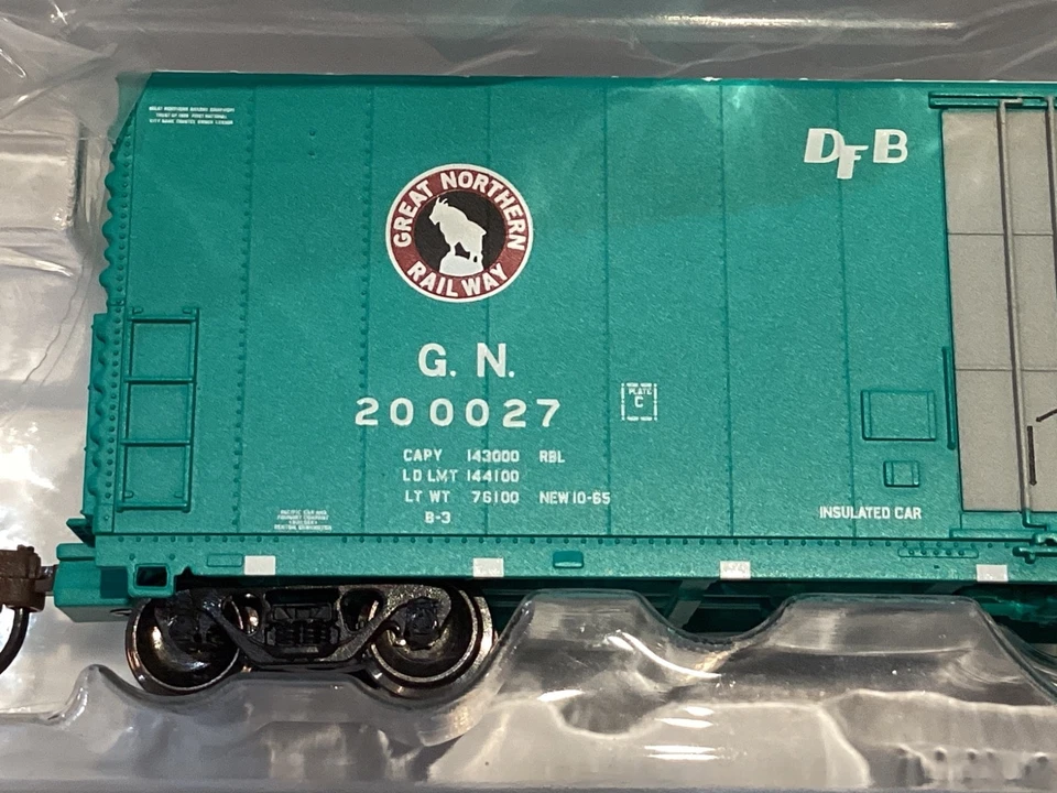 N Scale WHEELS OF TIME . Great Northern . GN . 50’ RBL Boxcar . Rd#200027 . NEW - Image 3 of 4