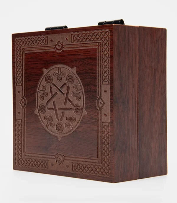 The Witcher Yennefer of Vengerberg Obsidian Star Medallion w/ Chain & Choker - Image 2 of 4