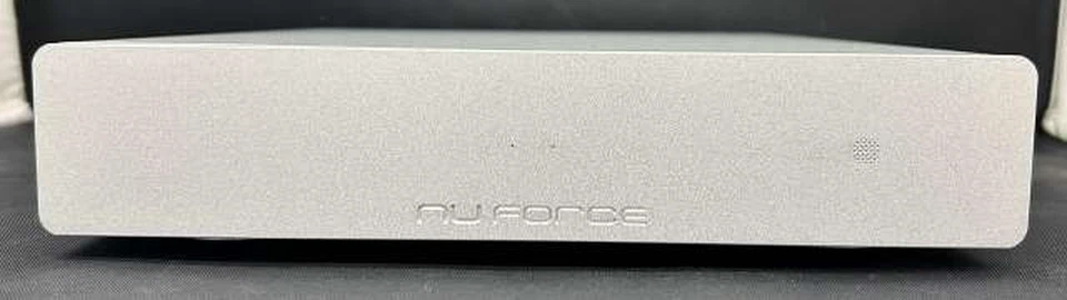 Amplificador de potência estéreo STA100 branco usado NUFORCE - Imagem 2 de 4