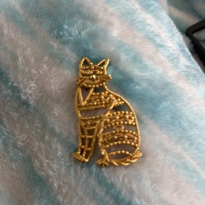 Vintage Signed  AJC Gold Tone Open Work Cat Brooch Kitschy Kitty Pin