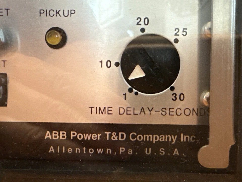 Relé de alimentación inversa ABB Circuit Shield 32R 437W4790 - Usado, funcionando, 24VDC Foto 3 de 4