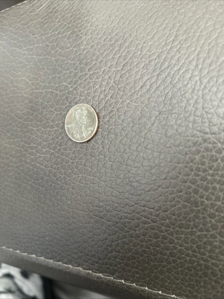 1983-S Penny, silver Lincoln Mem. Penny, made of copper, valuable, liberty err - Image 3 of 4