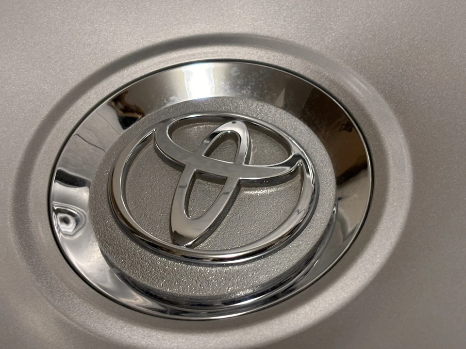 Toyota Genuine Hiace H200 Series 15inch Wheel Hub Cap Full Cover 4 Piece Set JDM - Image 4 of 4