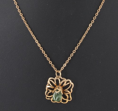 COSTUME GREEN STONE CUT OUT DESIGN PENDANT CHAIN NECKLACE FASHION 1216B